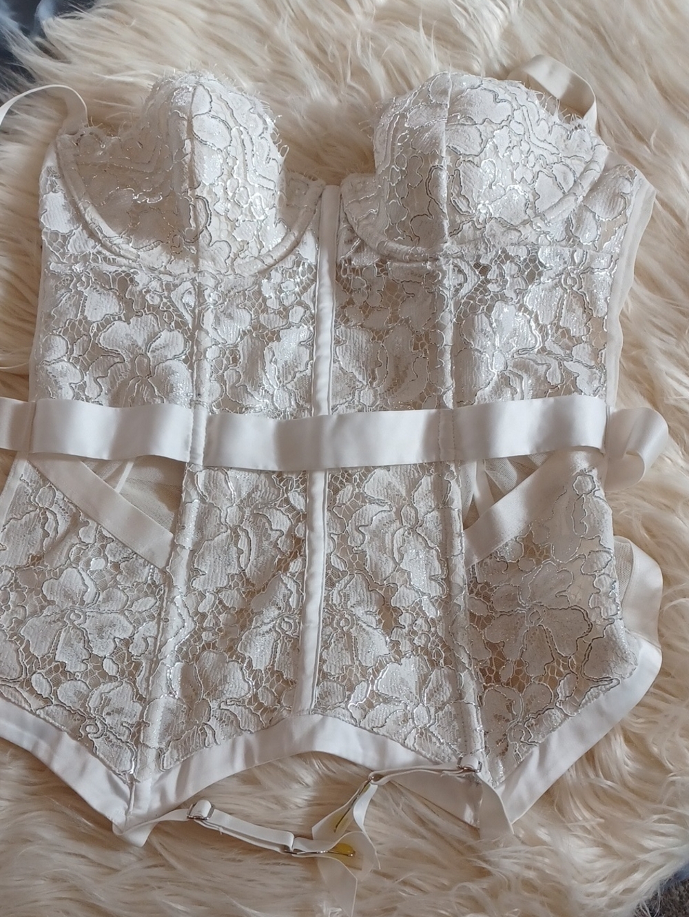 Victoria's Secret Ivory And Silver Lace Bustier Corset Top With Garter Straps